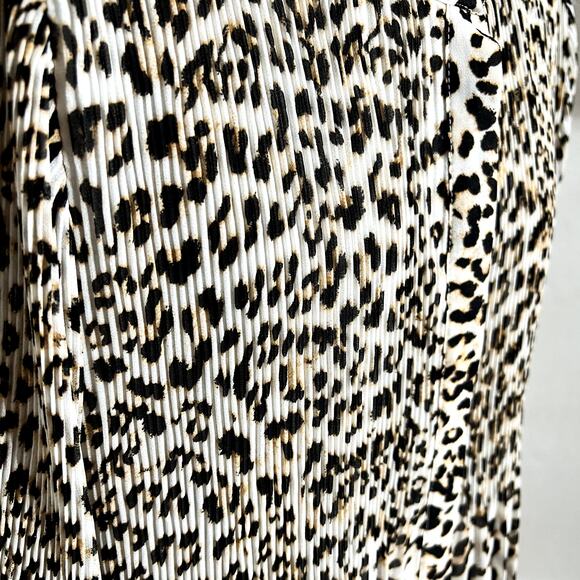 Banana Republic Leopard Print Blouse | Small | Flowy Peasant Style - Picture 3 of 8